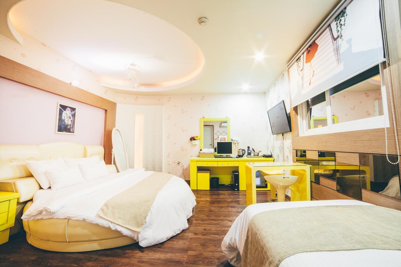 Hole In One Hotel Сачхон Экстерьер фото